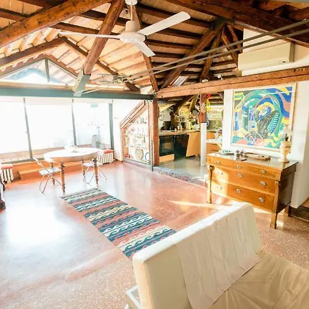 Romantic Penthouse Apartment Venice