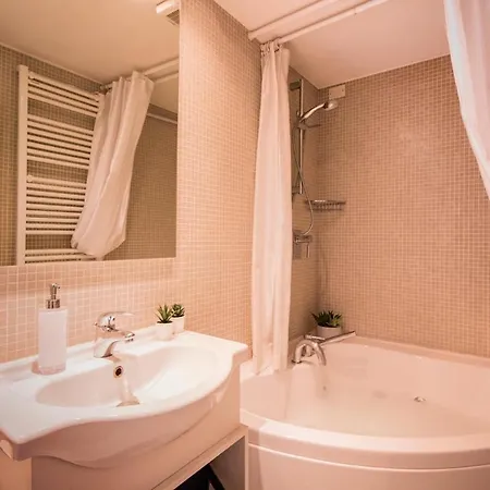 Cozy House-close To Biennale And St. Mark Square