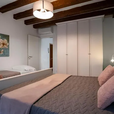 Dorsoduro 1241 By Wonderful Italy Apartment Venice
