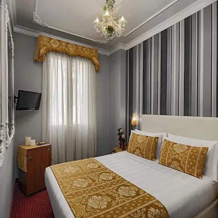 Pausania 3*