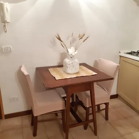 Rialto Laura Apartment