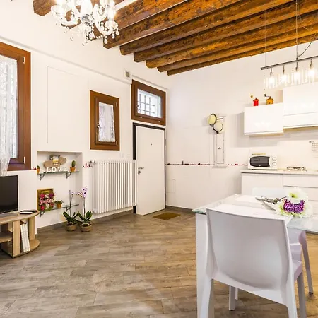 Apartment Downtown Venice