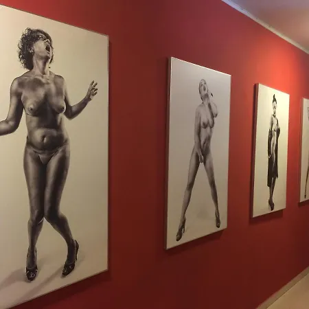 Aurora Hostel 3*
