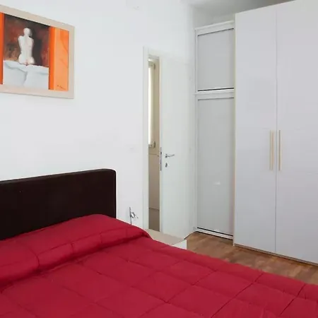 Red House Ai Mori Apartment