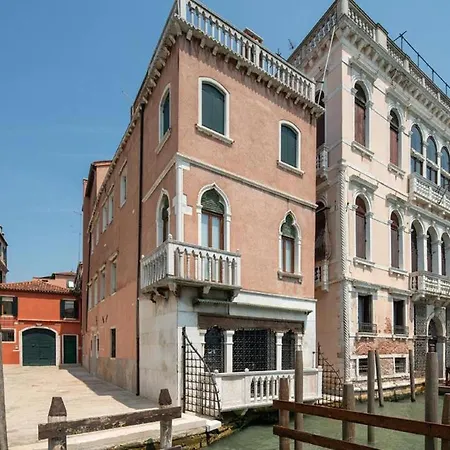 La Loggia Grand Canal Apartment Venice