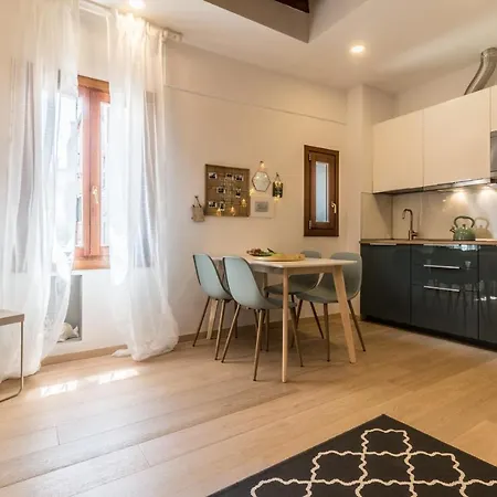 - Biennale 1 - 2 - 3 Apartment