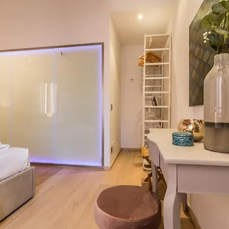 - Biennale 1 - 2 - 3 Apartment *