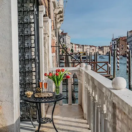 Apartment La Loggia Grand Canal