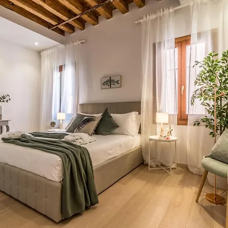 Apartment - Biennale 1 - 2 - 3 *
