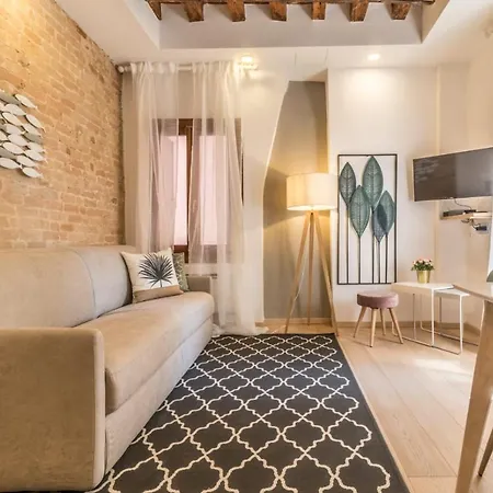 - Biennale 1 - 2 - 3 Apartment *