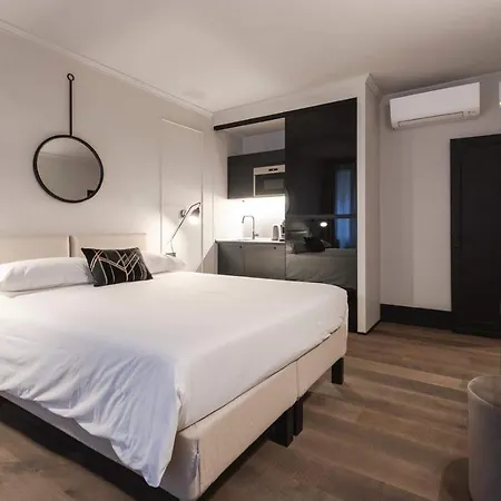 Joseph Apartment *