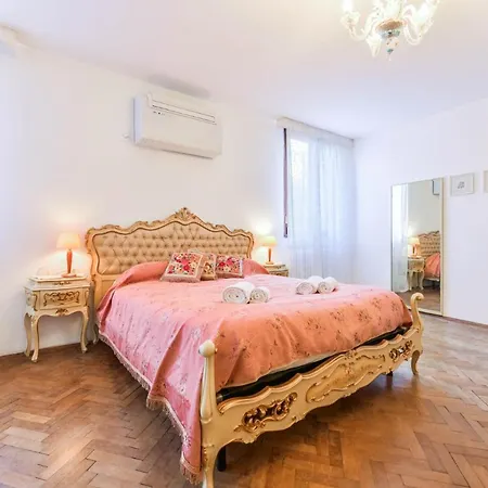 Ca Virgilio Apartment *