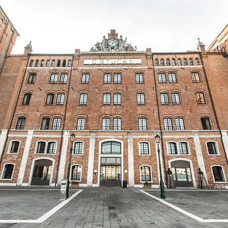 Molino Stucky Wi-fi R&r Apartment