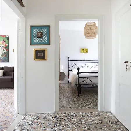 Garibaldi Biennale Apartment