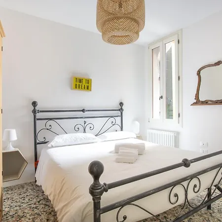 Garibaldi Biennale Apartment