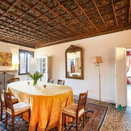 Apartment Ca' Fenice, Charming In San Marco, Sleep 7 Venice