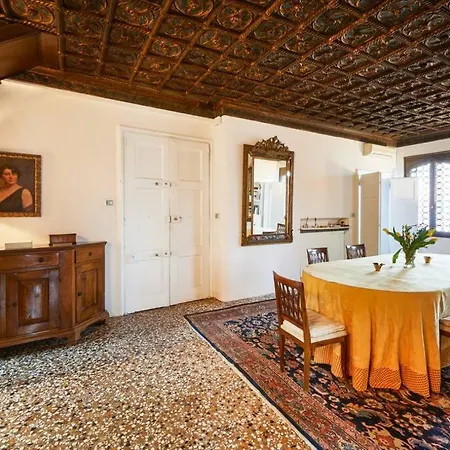 Apartment Ca' Fenice, Charming In San Marco, Sleep 7 Venice