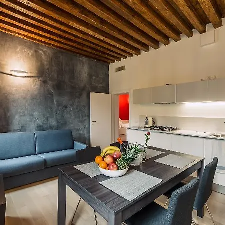Charming Palace Corte Del Teatro 3* Venice