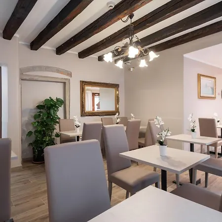Herion Guest house 2*
