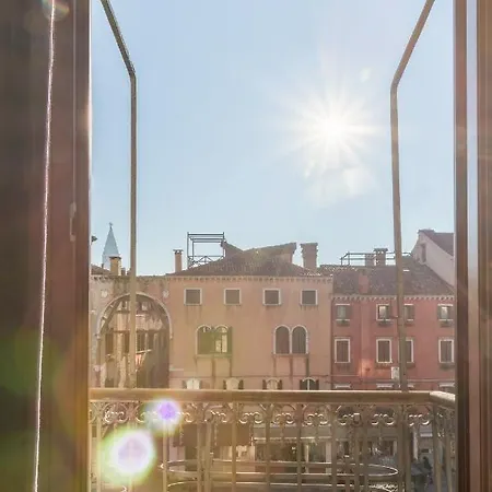 Rialto Canal View With Terrace And Balcony By Wonderful Italy * Venise