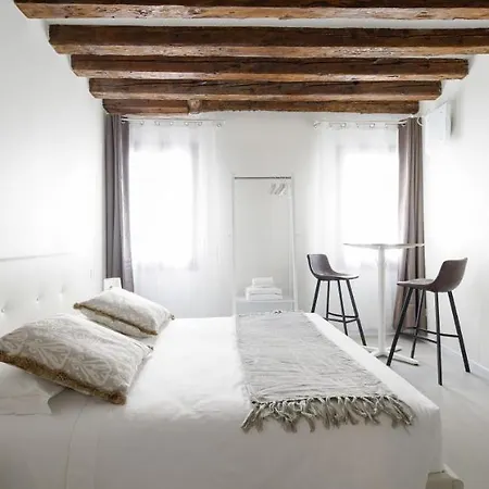 Apartment Dorsoduro Charme By Wonderful Italy *