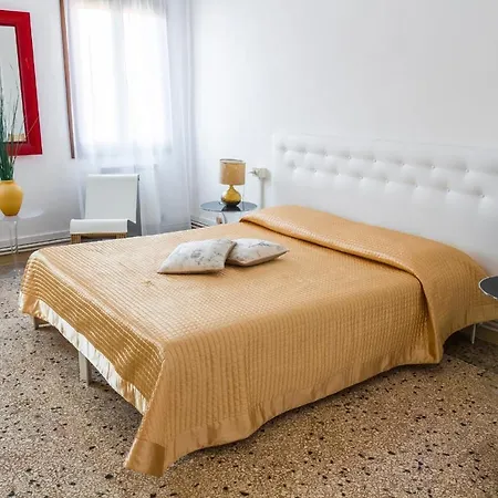 Apartment Dorsoduro Charme By Wonderful Italy