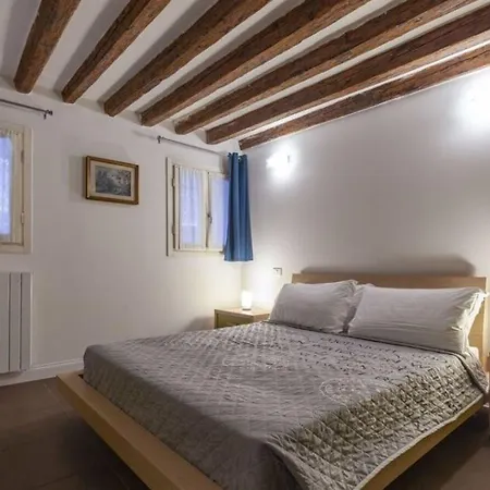 San Giacomo Apartment *