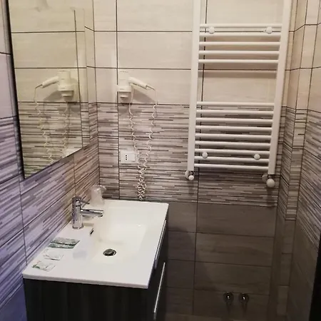 Palazzo Lion Morosini - Check In Presso Ai Santi Apostoli ゲストハウス 3*