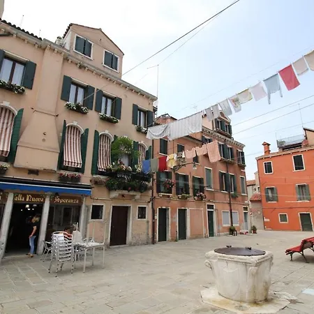 Apartment Veneziacentopercento Ole *