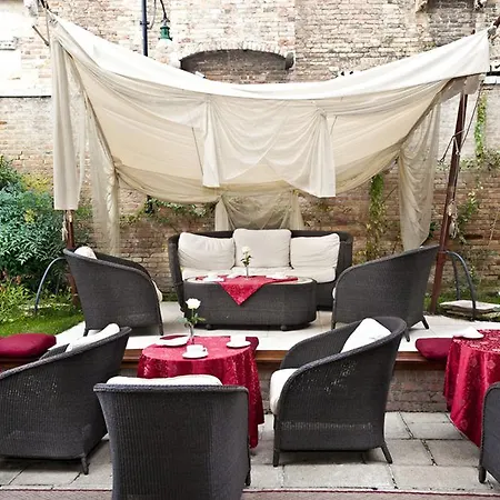 Pesaro Palace 4* Venedig