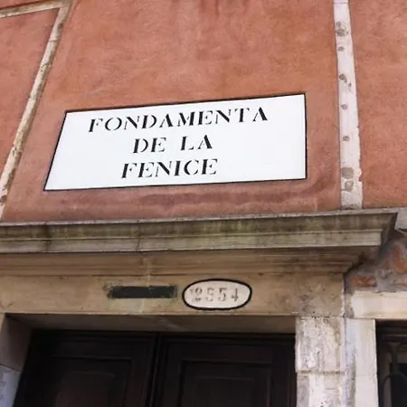 Al Teatro With Canal View Bed & Breakfast *