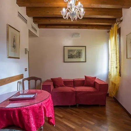 Piccola Fenice 3* Venice