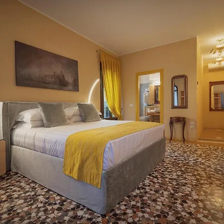 Cinqueteste Luxury 2* Venezia