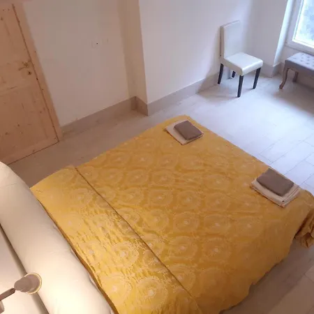 Golden Place Apartment