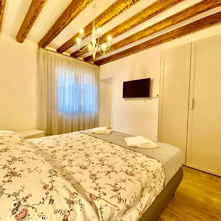Aparthotel House New Wi Fi Island