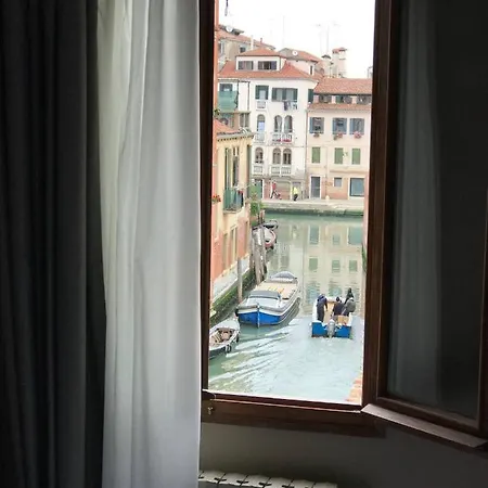 Cannaregio 2357 מלון