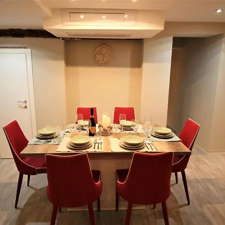 San Marco Fenice 3bdr 2bth Apartment