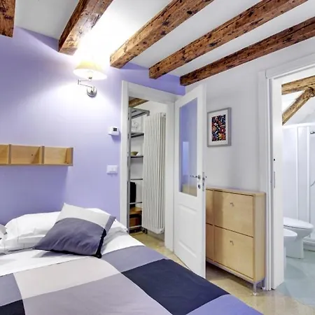 Cozy Up To 4 In Biennale Giardini By Bricola Apartment