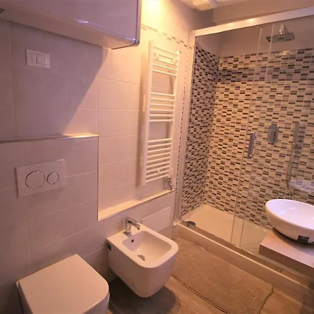 San Marco Fenice 3bdr 2bth Apartment Venice