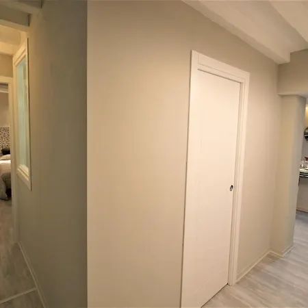 San Marco Fenice 3bdr 2bth Apartment Venice