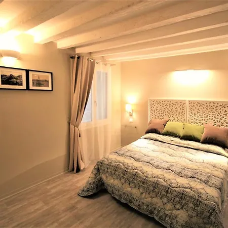 San Marco Fenice 3bdr 2bth Venice