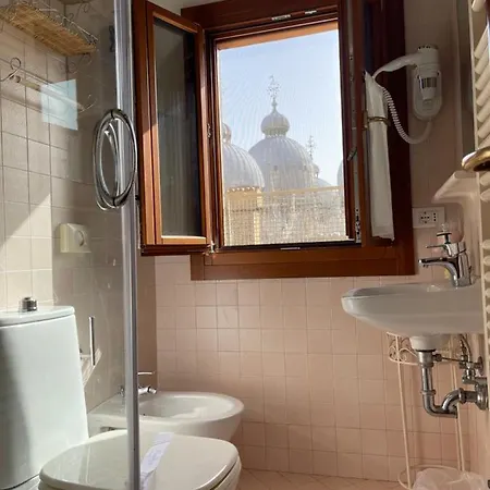Hotel Ai Do Mori Venice