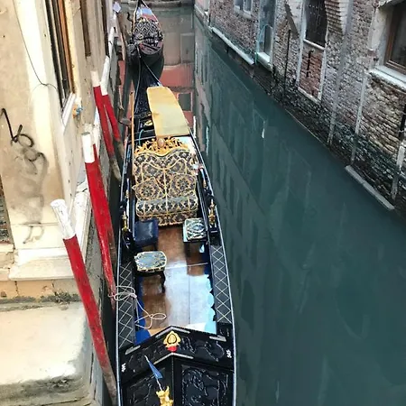 Moonlight Attic Venise