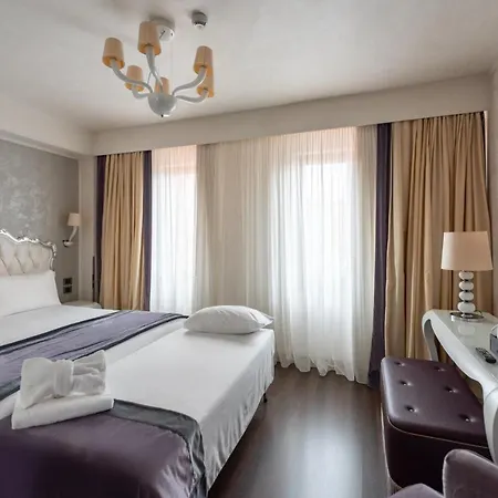 Carnival Palace - Collection Hotel