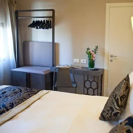 Alle Guglie Boutique