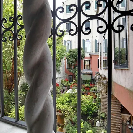 Venetian Accademia Dorsoduro District Apartment Venice