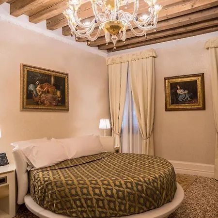Ego' Boutique - The Silk Road 4* Venice