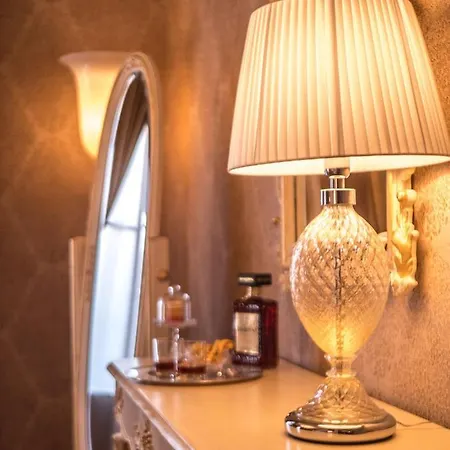 Ego' Boutique - The Silk Road Venice
