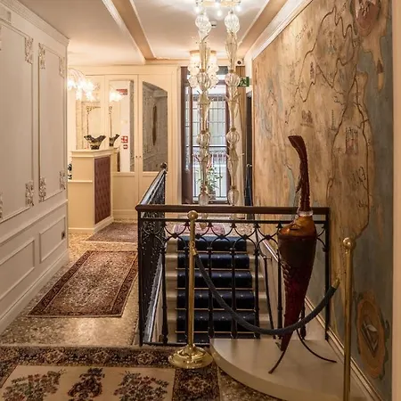 Ego' Boutique - The Silk Road 4* Venice