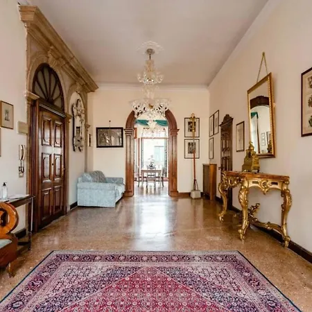 Apartment La Fenice *